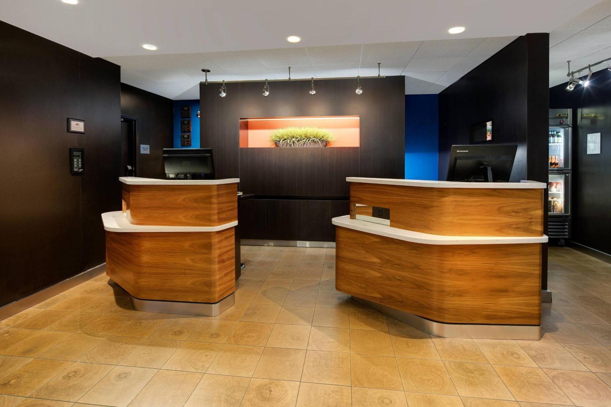 Courtyard Dallas Addison Midway Exterior photo
