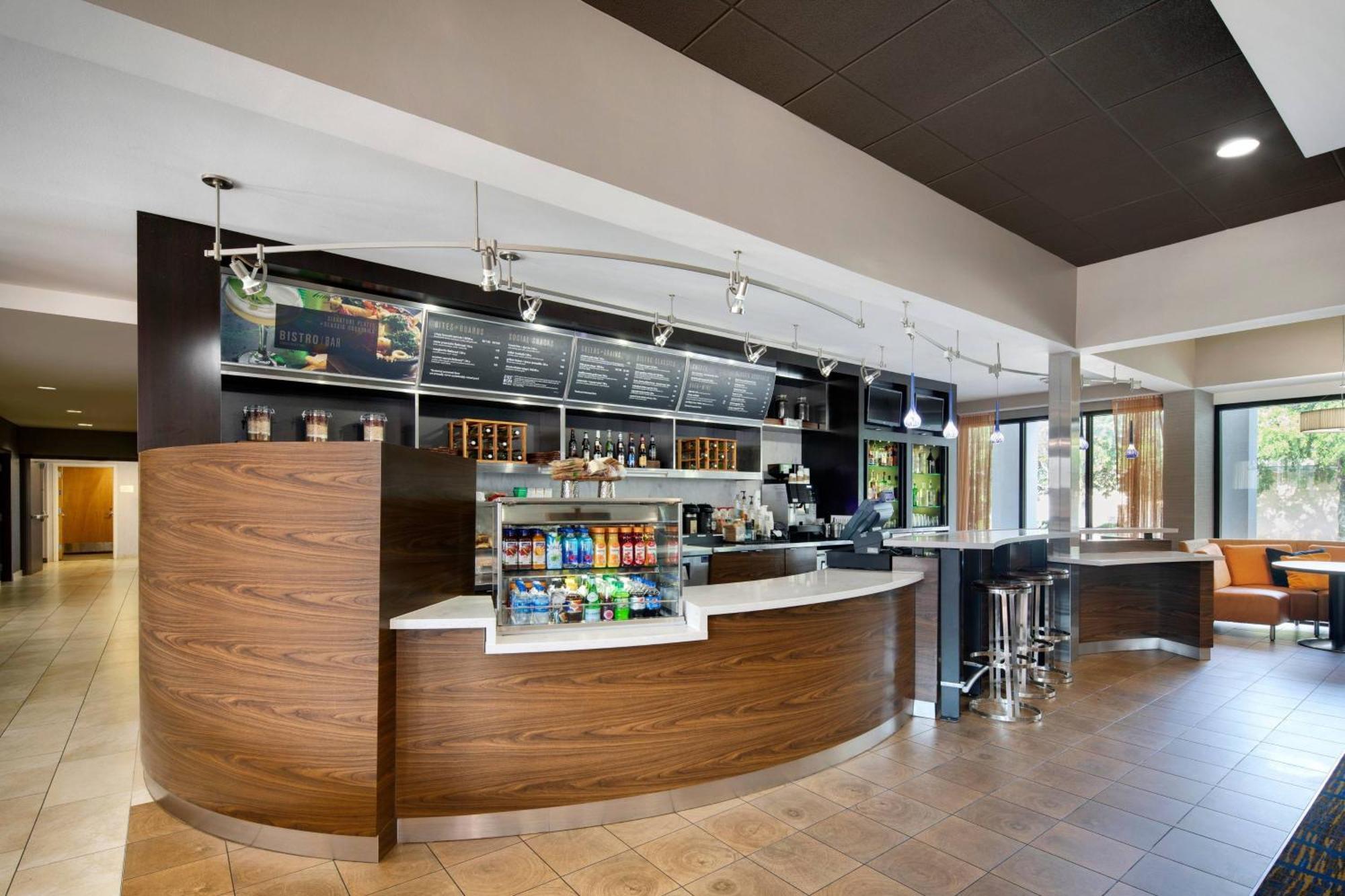 Courtyard Dallas Addison Midway Exterior photo